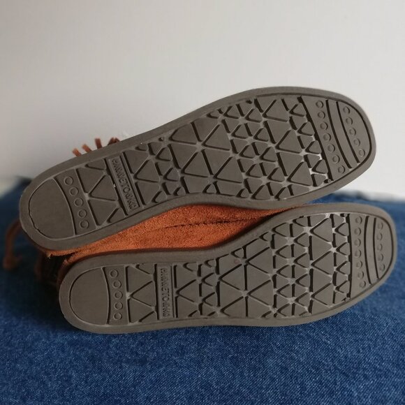 Minnetonka Genuine Suede Women's Boots with Fringe Size 8 - Picture 6 of 6